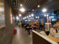 大堂-麦当劳(郑州东高铁站店)