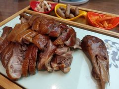 -有红鸡毛店·川菜(建设路店)