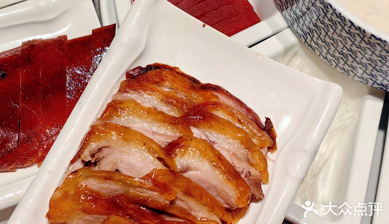 来这家餐厅一定要点这个烤鸭