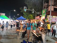 -周日夜市