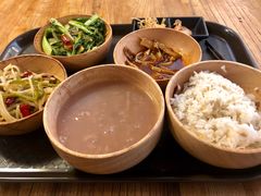 -一两饭川味素食餐厅