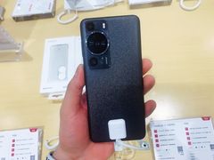 -华为授权体验店(中山公园来福士)