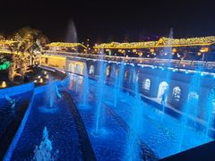 -茅草房·河畔园林火锅