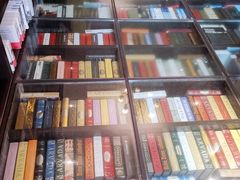 -钟书阁(松江泰晤士小镇店)