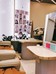 -PE SALON 