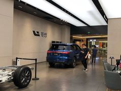 -理想汽车(世纪汇店)