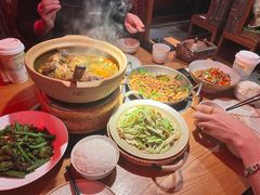 -吃饭皇帝大土家民族菜(荟聚店)