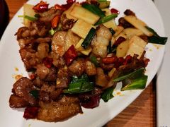 -云海肴·汽锅鸡·云南菜(天山百盛优客店)