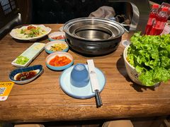 -明洞阿姨·韩式酱蟹烤肉·创意料理(三元桥店)