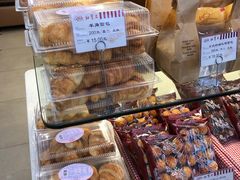 -红宝石·鲜奶小方·海派西点房(南丹店)