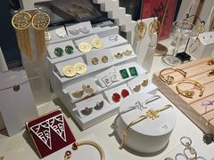 -LADY FAFA(巨鹿路陕西南路路口店)