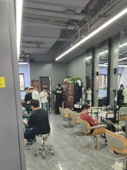 点击看大图 -藤野造型烫发染发