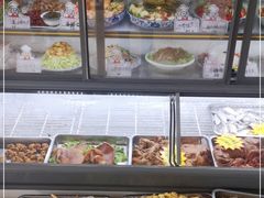 面包甜点陈列柜-正宗流钟锅子饼家常菜