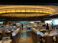 自助取餐区-广州中心皇冠假日酒店-环市食坊·海鲜自助餐厅