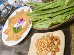 -宽板凳老灶火锅(台湾街店)