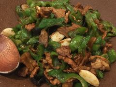 郑哥小炒肉-丹江口渔村·湘味厨房(桃园店)