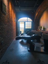 -THE BARN大屋理发馆