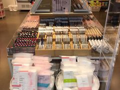 -名创优品(江南新地店)