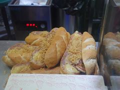 -Bánh Mì Huynh Hoa