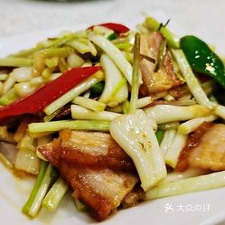 黄金屋美食(教育路店)的烧腩肉炒荞菜好不好吃?用户评价口味怎么样?