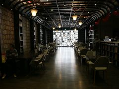 -钟书阁(松江泰晤士小镇店)