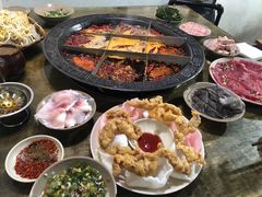 -渝嘴小老弟老火锅(华新村店)