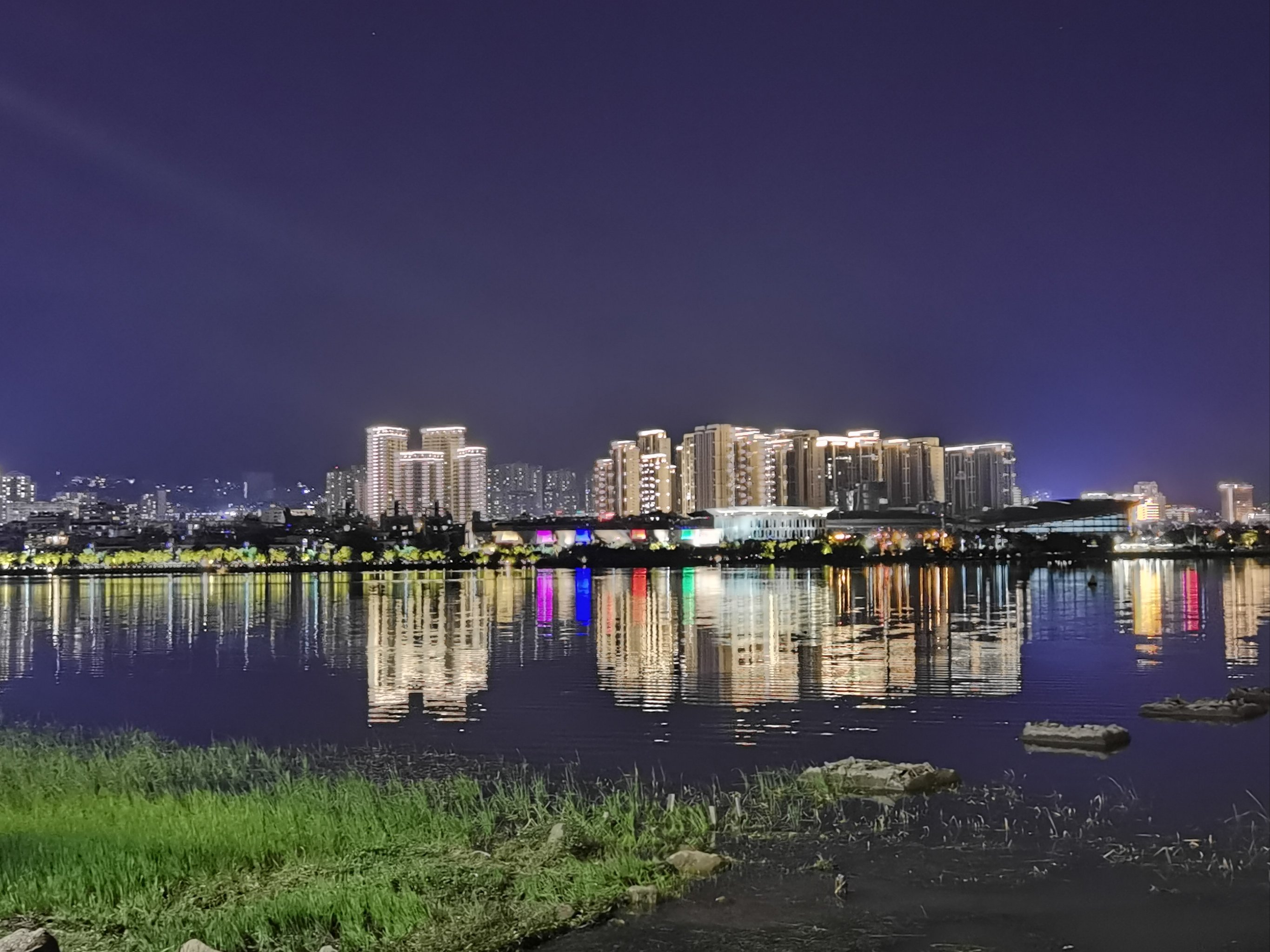 洱海的夜景也很美哦