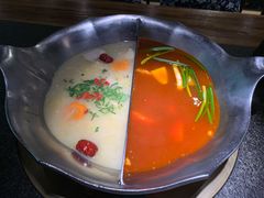 酸菜白肉锅-湊湊火锅·茶憩(东城万达店)