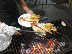 -席娜卡琳火车铁道夜市