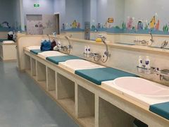 -戊辰亲子游泳俱乐部