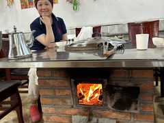 -粘豆包柴火铁锅炖