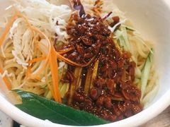 炸酱面-滋味厨房小酒馆(万达广场店)