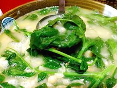 豆汁豆苗汤-自贡盐帮菜·玩辣餐厅(樱花园西街店)