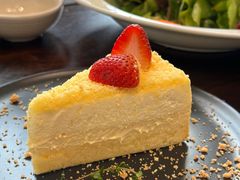 -Chom Cafe and Restaurant