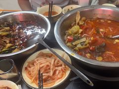 -周良天山牛杂城(天山路总店)