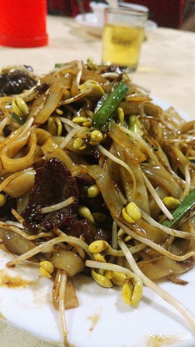 松记特色美食炒牛河图片