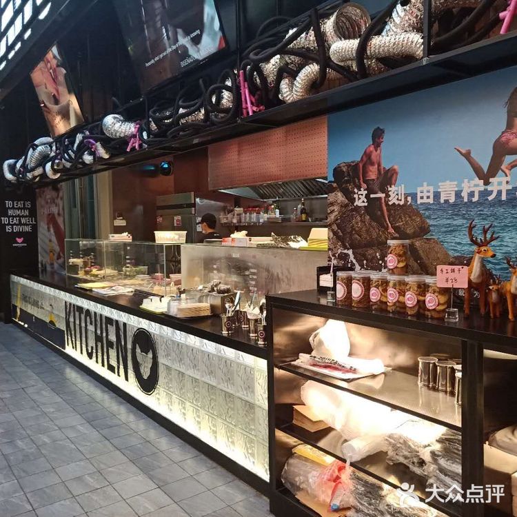 小小的一个，包装盒收费三元，有一丝丝夸张