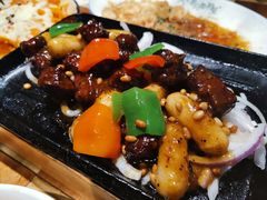 铁板松子牛肉粒-蜜桃餐厅·伴山(绿宝广场店)