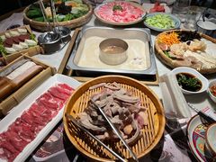 -尚尚仙·酸汤猪手·猪肚鸡火锅(华联万柳购物中心店)