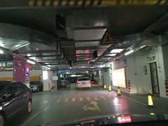 场地-万达广场（上海颛桥店）-立体停车场