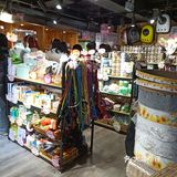 艾玛的萌宠屋位于南开大悦城五号车库内，店里面有仓鼠