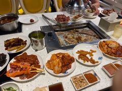 -爱客得牛排海鲜烤肉·火锅自助(春熙路黑金好店)