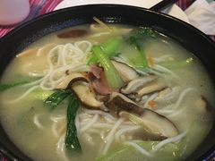 三鲜米线-香巴拉云南餐厅(华莱坞店)