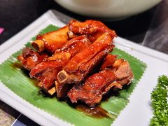 招牌梨山汁焗黑毛猪-龚记海鲜20年老字号