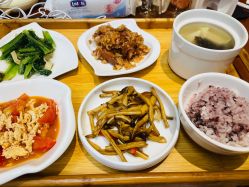 -卓玥国际月子会所(罗山路店)