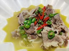 酸菜烧椒肥牛饭-本味轩精品茶餐厅(黄山路店)