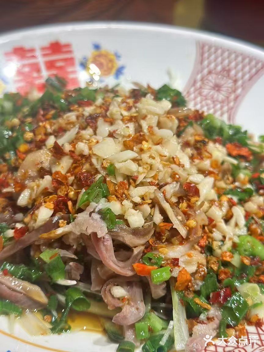 一家复古好吃湘菜馆-炊小二腊鲢鱼