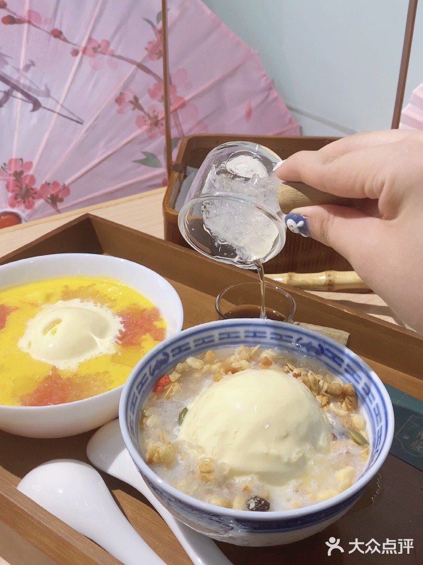 很多小姐姐在里面拍照 超级出片