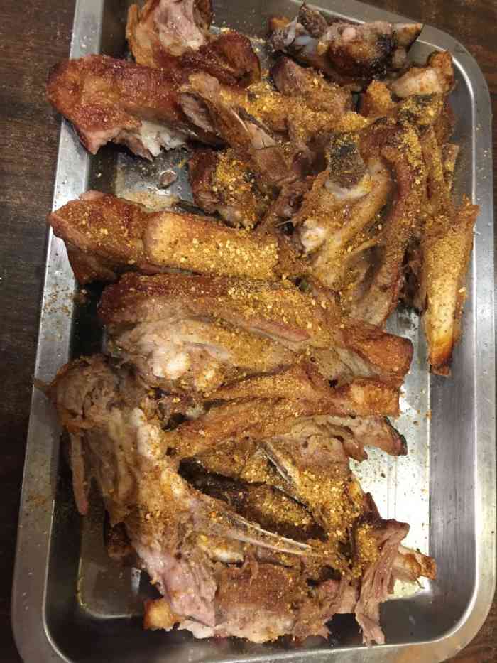 巴图鲁碳烤羊腿-"团购来的,半夜突然很馋烧烤,跟着导航,很.