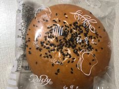 -红宝石·鲜奶小方·海派西点房(南丹店)